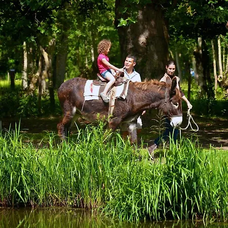 Couette-café La Ferme Du Marais Poitevin - D'hôtes 3*