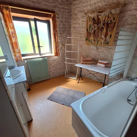 La Ferme Du Marais Poitevin - D'hotes Bed and Breakfast 3*